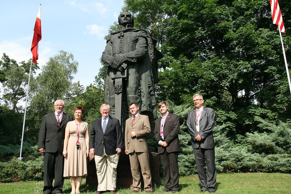 VP2008 768.jpg